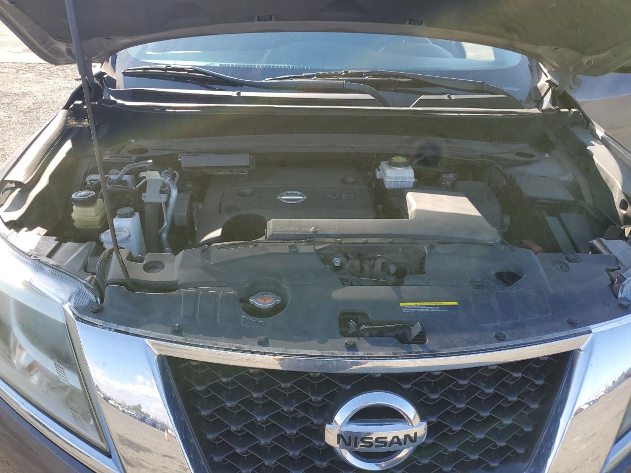 2014 Nissan Pathfinder - Image 13