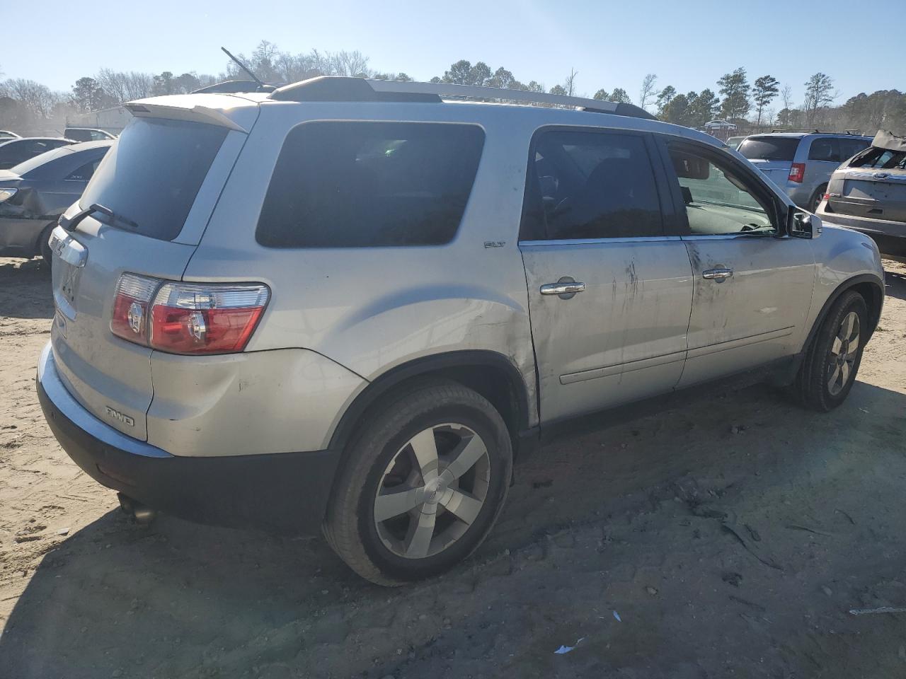 2010 GMC Acadia - Image 3