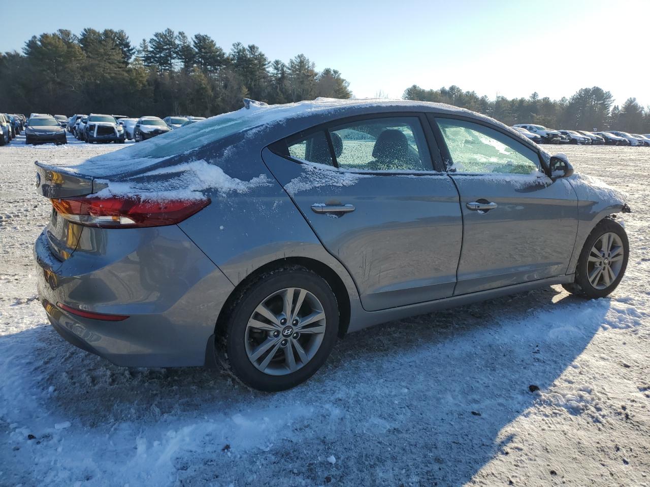 2018 Hyundai Elantra - Image 3