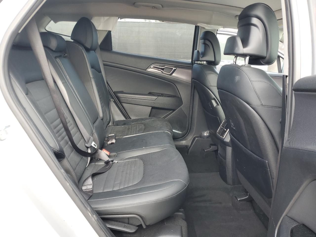 2023 Kia Sportage - Image 11