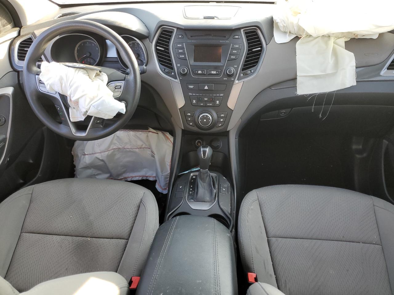 2016 Hyundai Santa Fe - Image 8