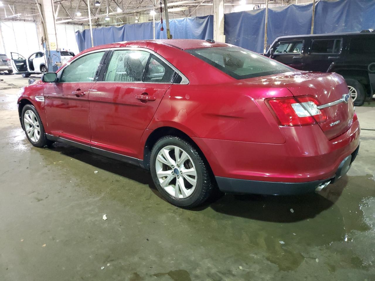 2010 Ford Taurus - Image 2