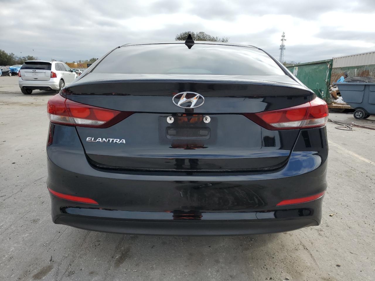 2017 Hyundai Elantra - Image 6