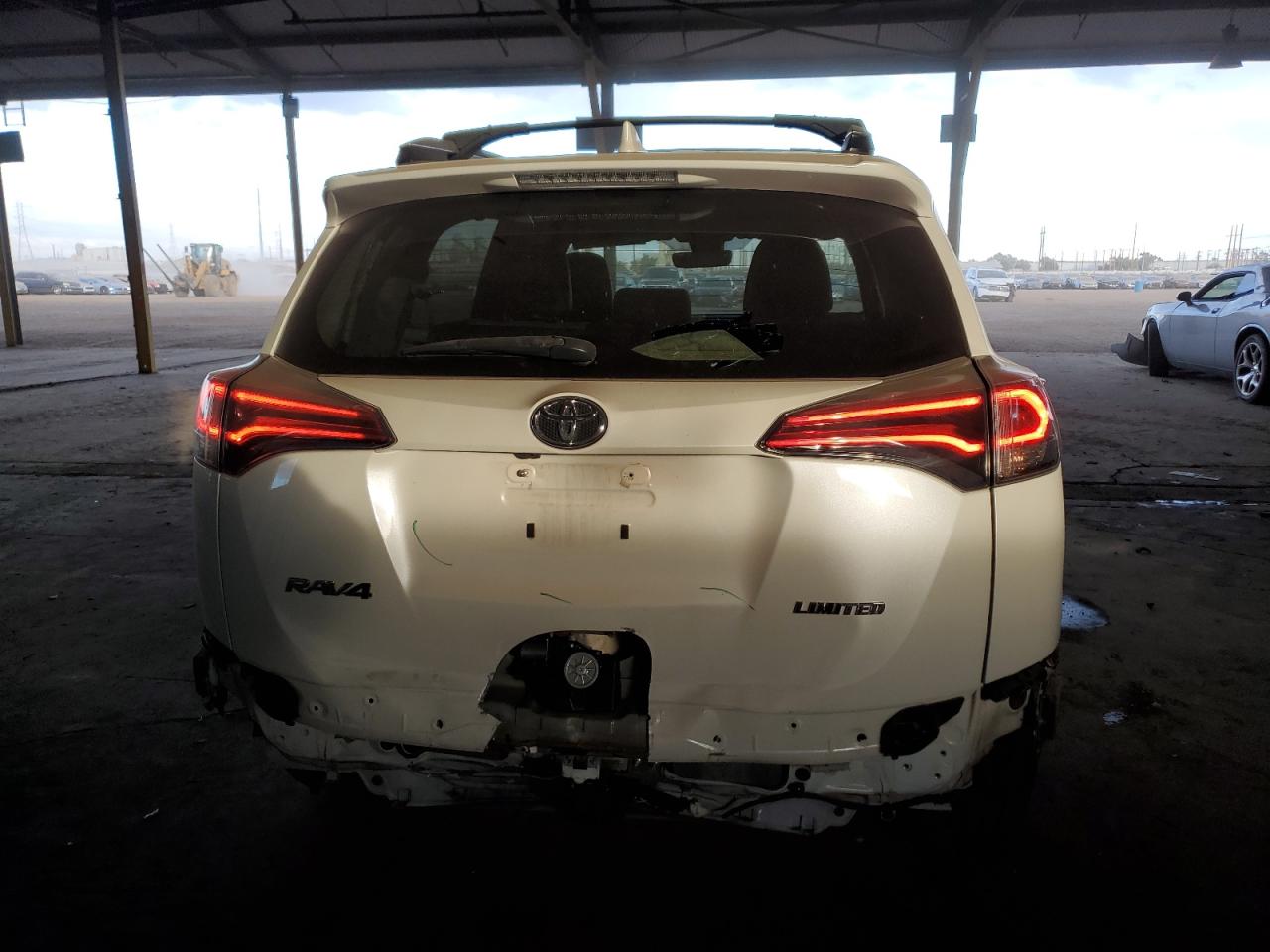 2017 Toyota RAV 4 - Image 6