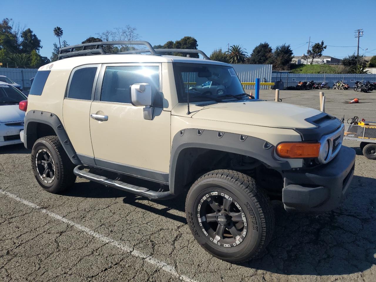 2008 Toyota FJ Cruiser - Image 4