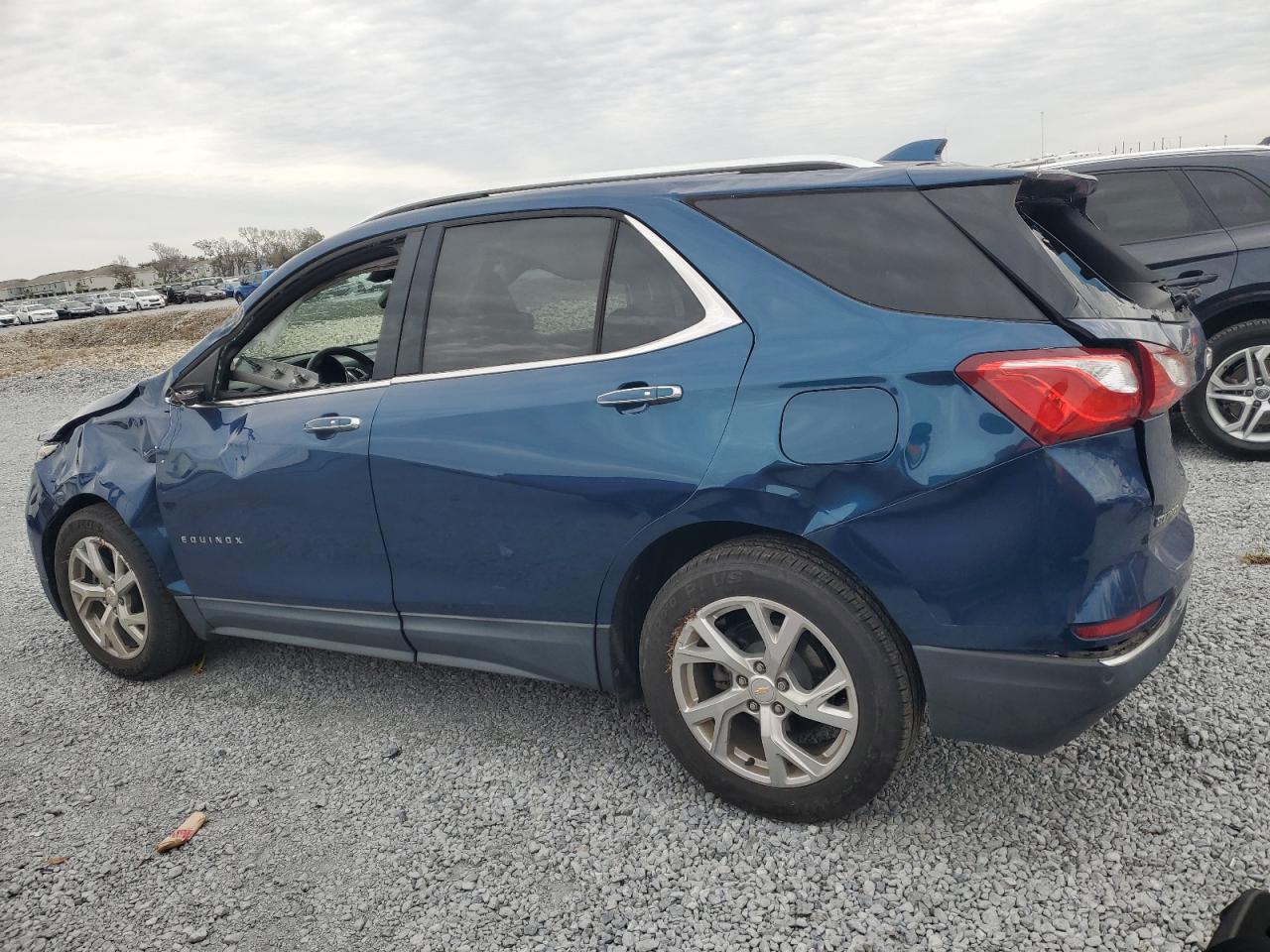 2019 Chevrolet Equinox - Image 2