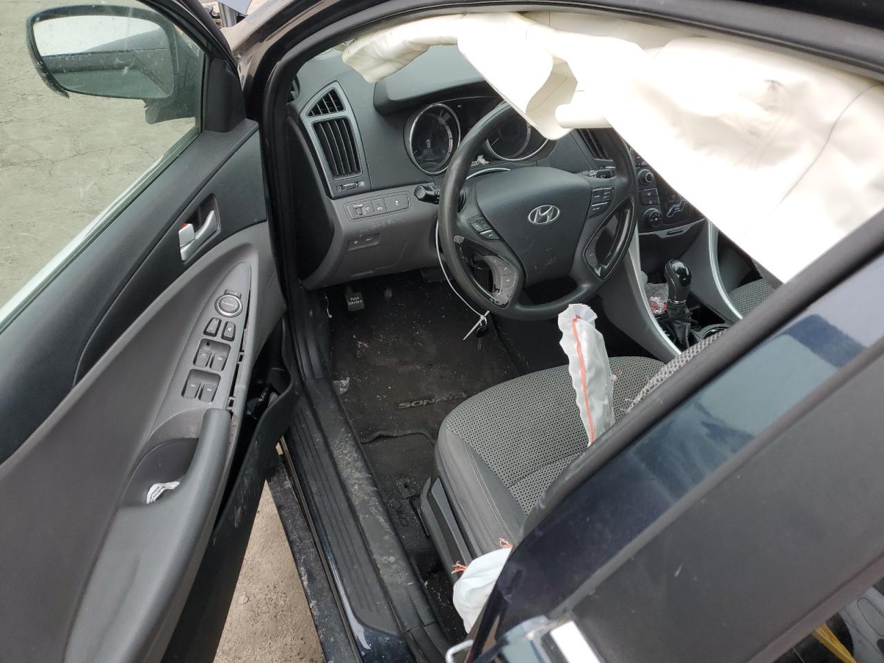 2011 Hyundai Sonata - Image 8