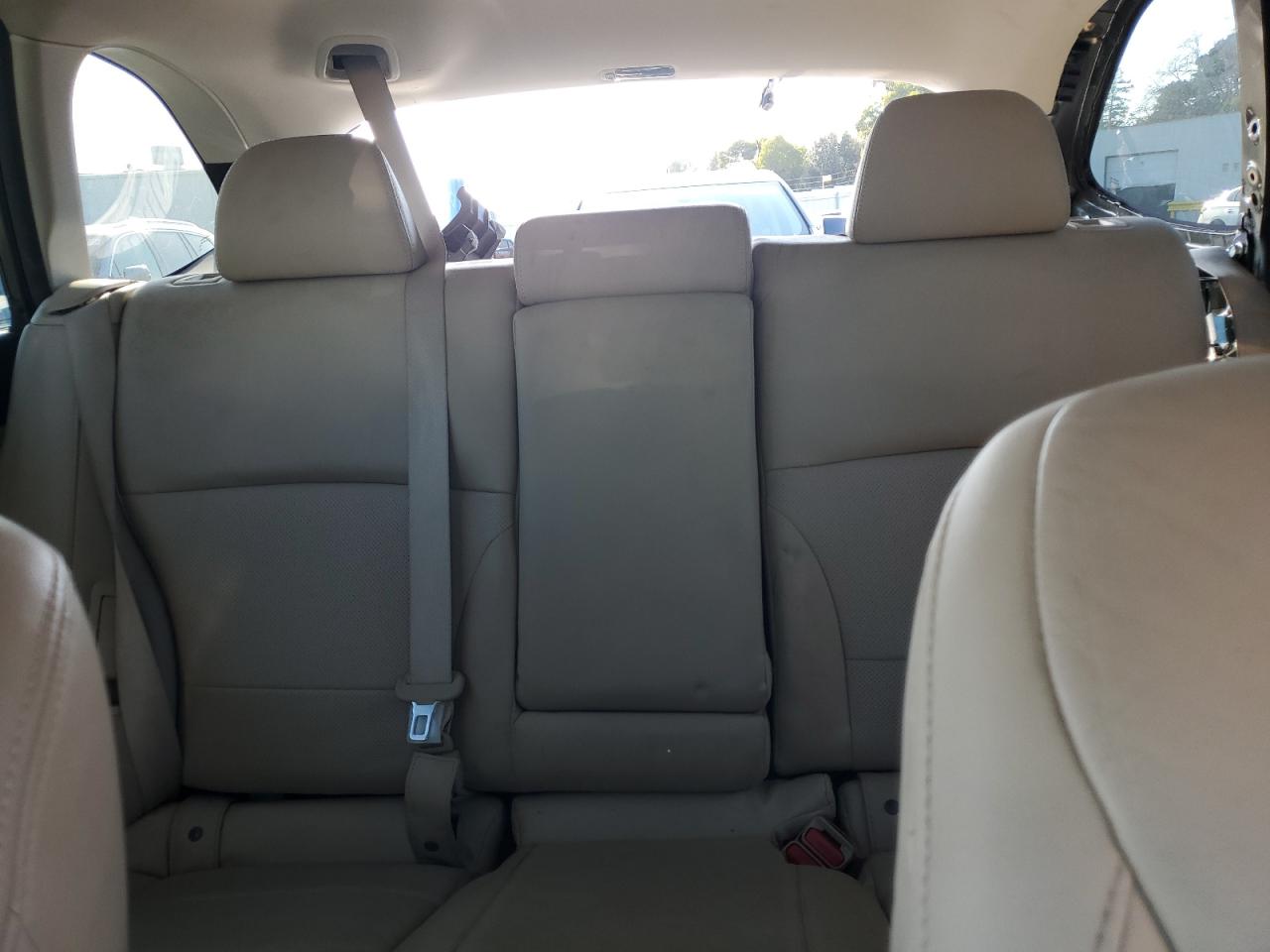 2016 Subaru Outback - Image 10