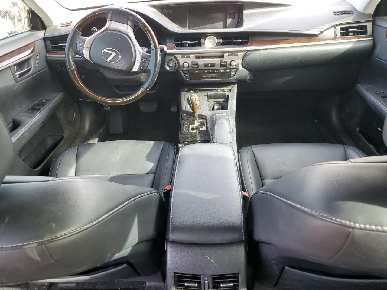 2013 Lexus ES - Image 8
