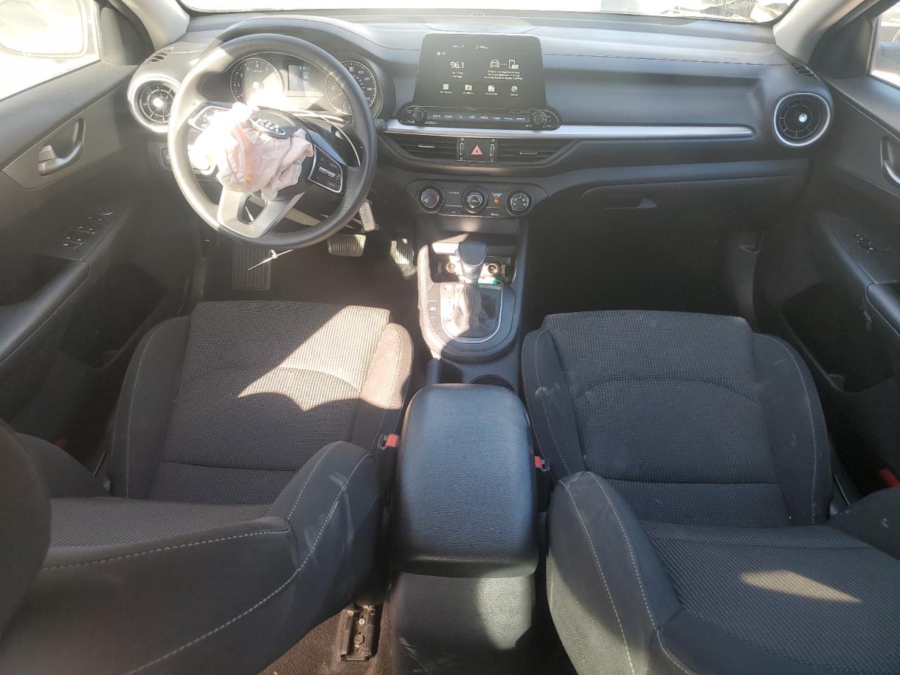 2021 Kia Forte - Image 8