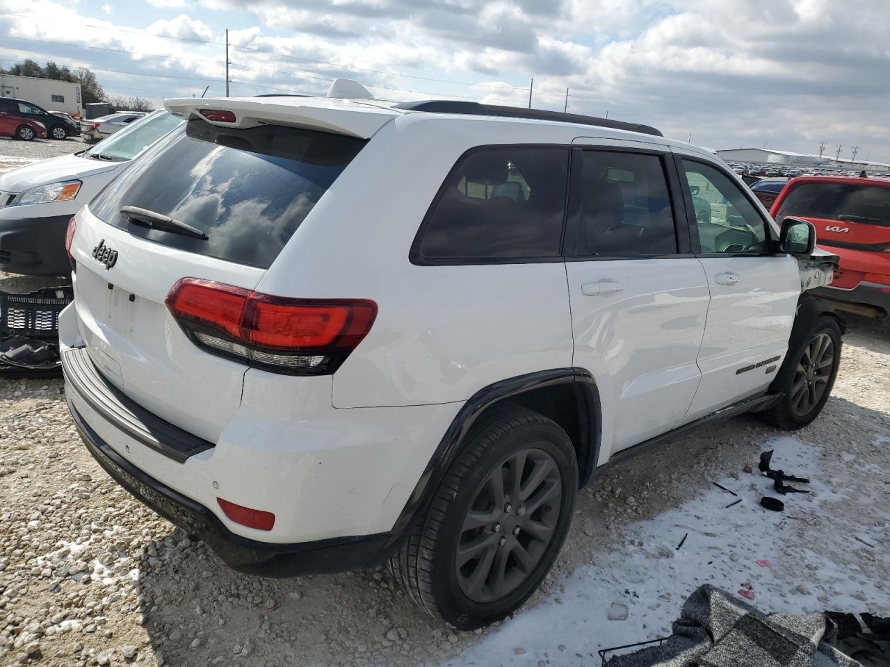 2016 Jeep Grand Cherokee - Image 3