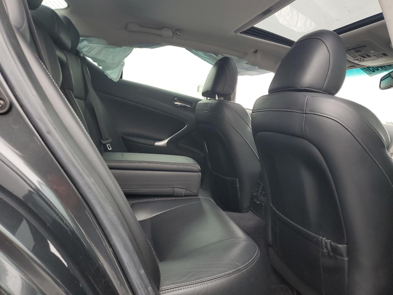 2010 Lexus IS - Image 11