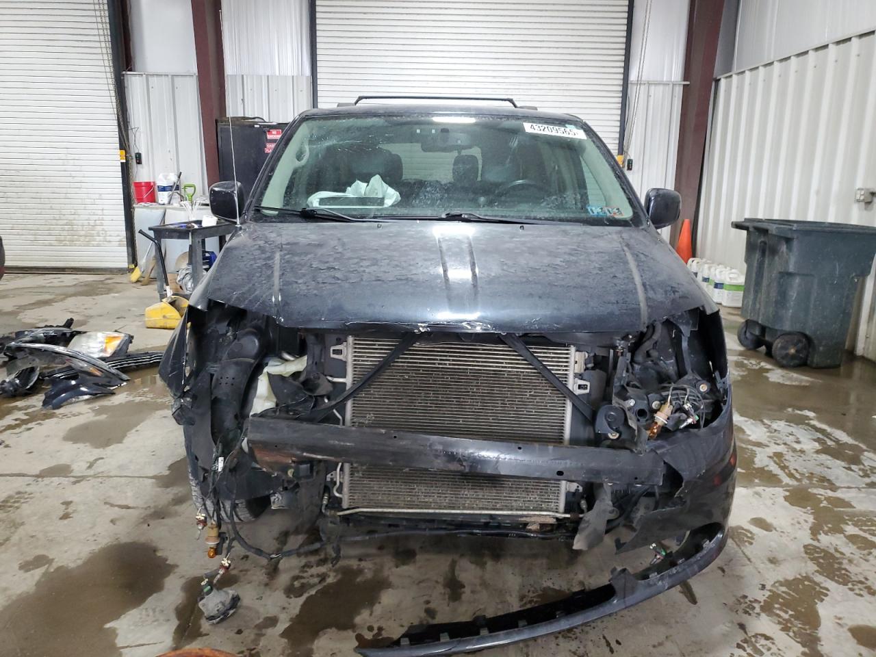 2014 Chrysler Town & Country - Image 5