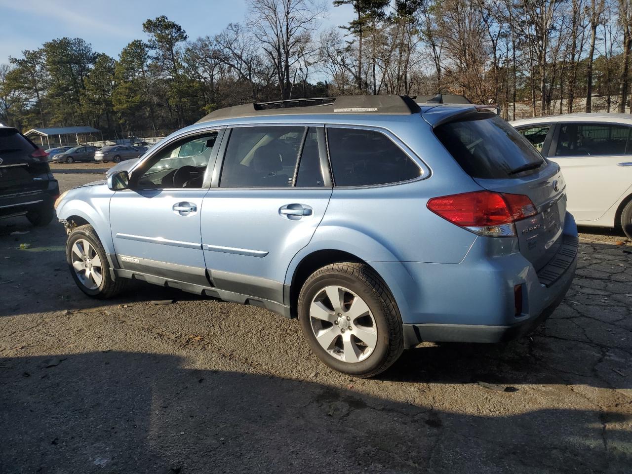 2011 Subaru Outback - Image 2