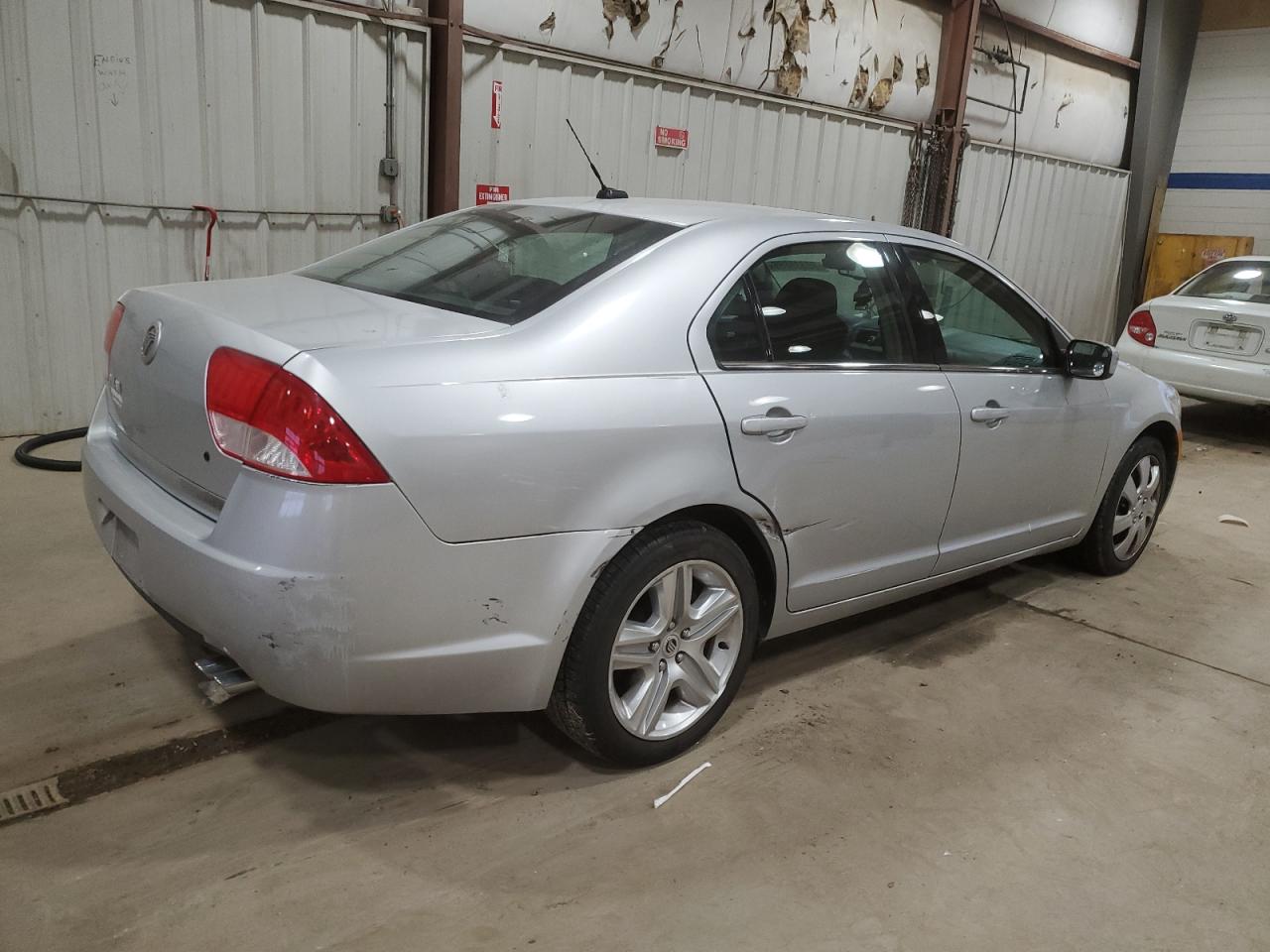 2010 Mercury Milan - Image 3
