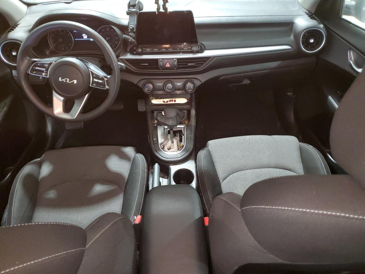 2023 Kia Forte - Image 8