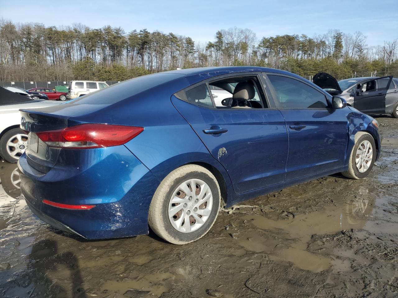 2018 Hyundai Elantra - Image 3