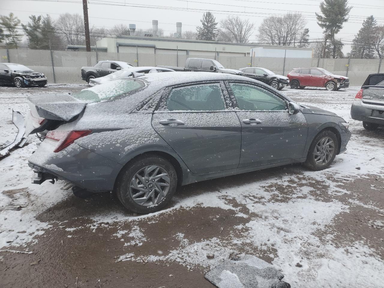 2024 Hyundai Elantra - Image 3