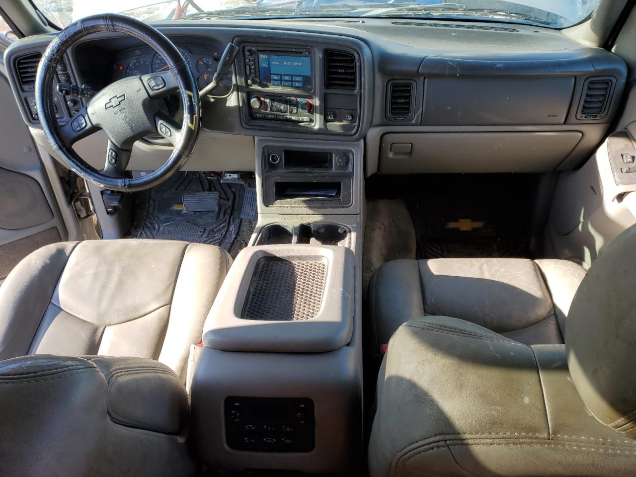 2005 Chevrolet Suburban - Image 8