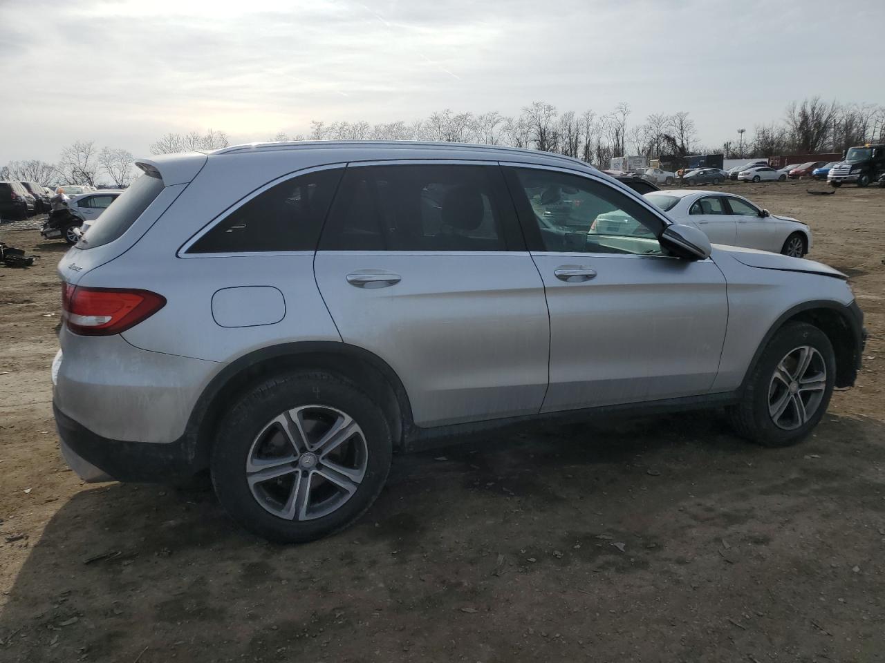 2016 Mercedes-Benz GLC - Image 3