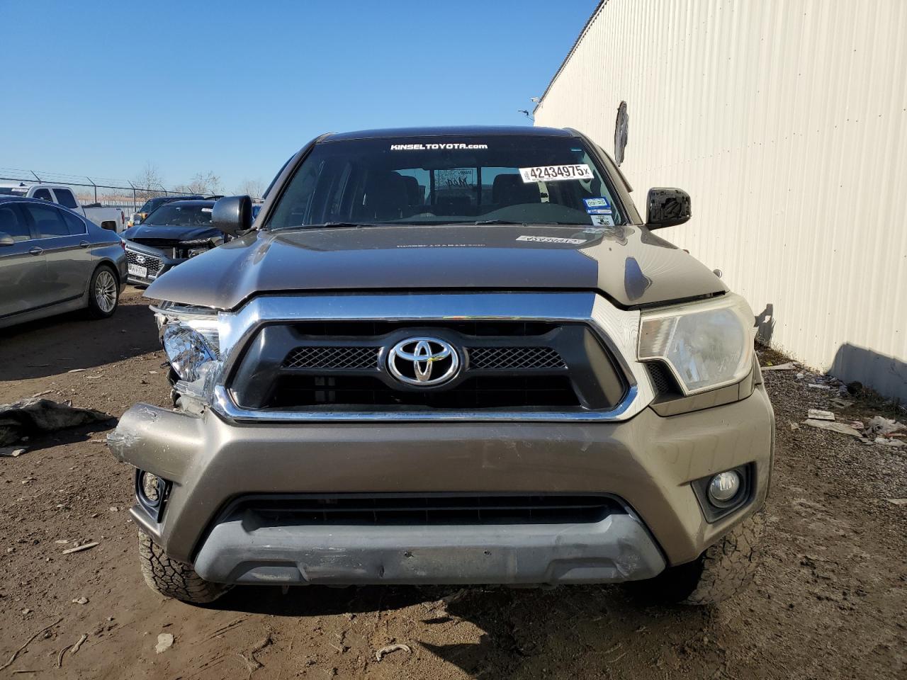 2015 Toyota Tacoma - Image 5