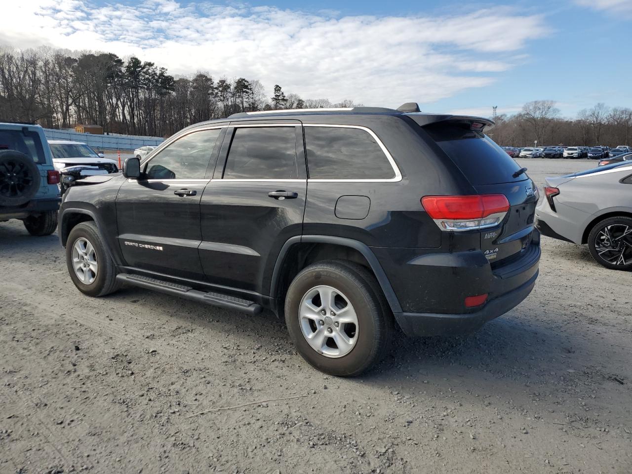 2015 Jeep Grand Cherokee - Image 2