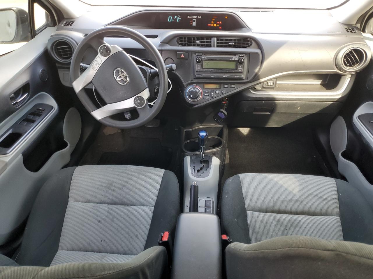 2014 Toyota Prius - Image 8