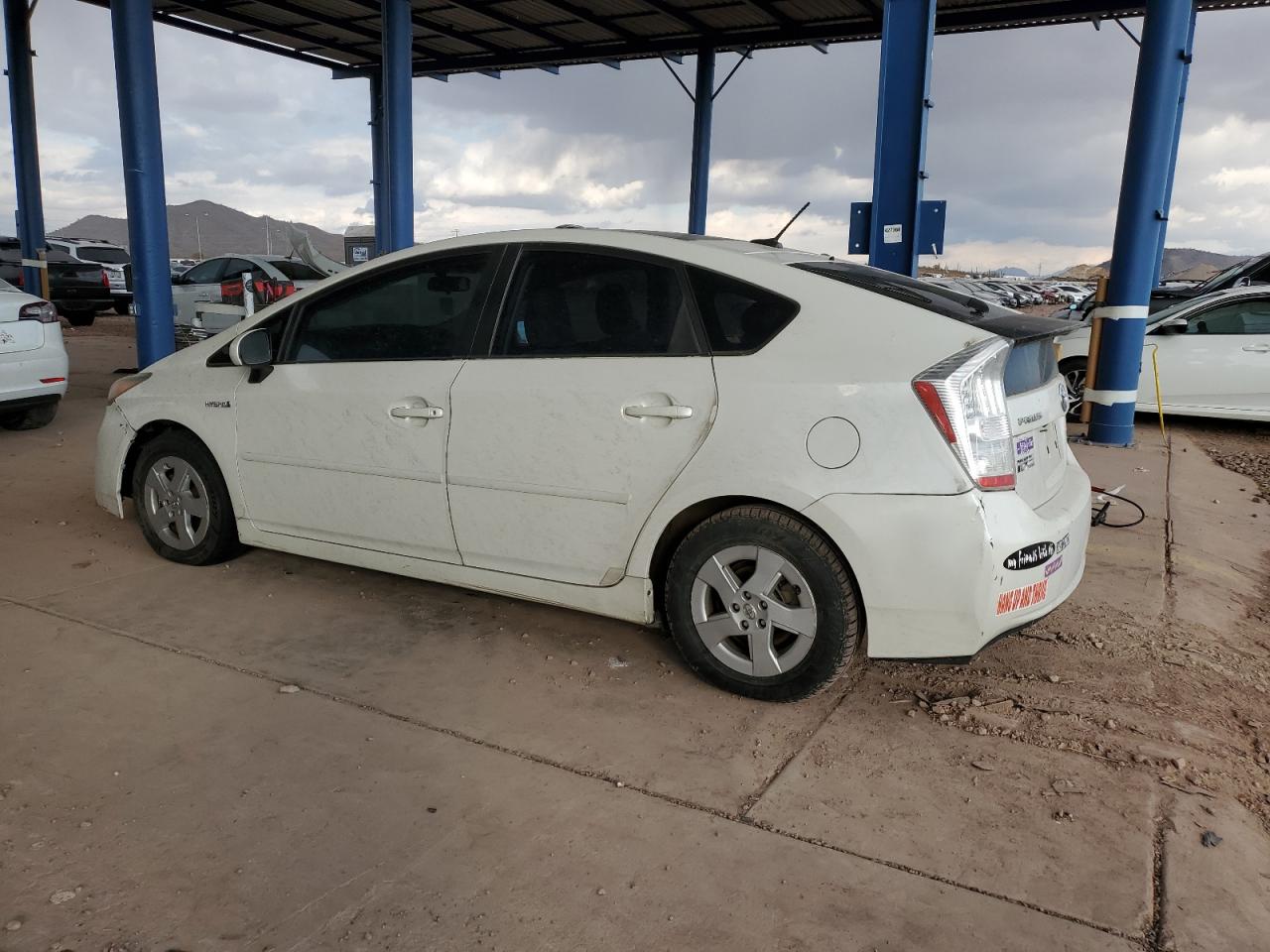 2011 Toyota Prius - Image 2