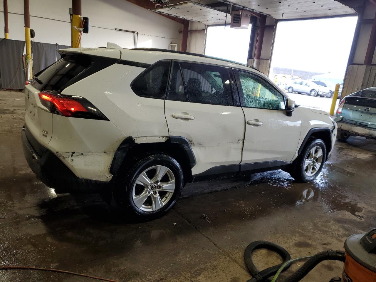 2019 Toyota RAV 4 - Image 3
