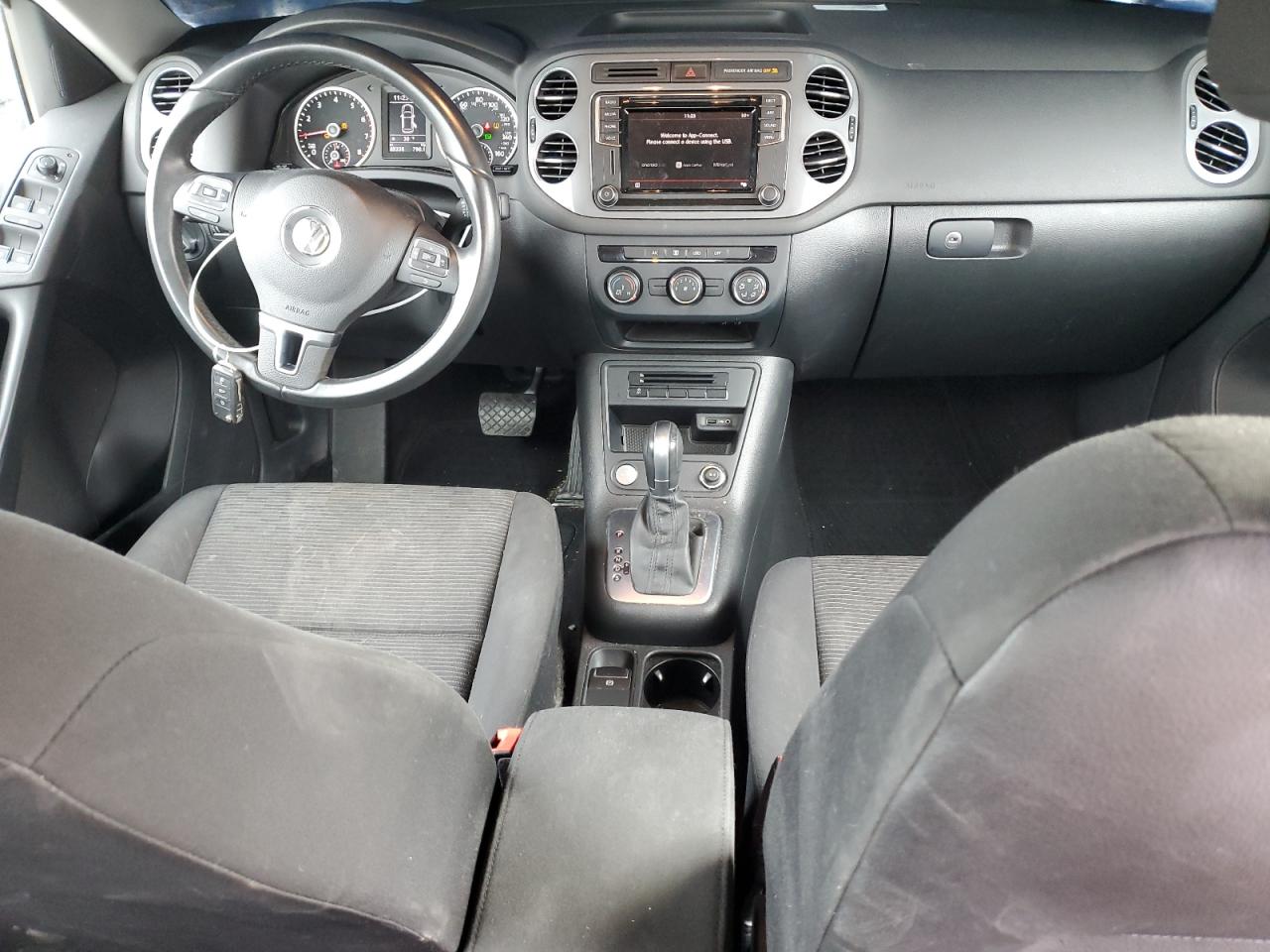 2017 Volkswagen Tiguan - Image 8