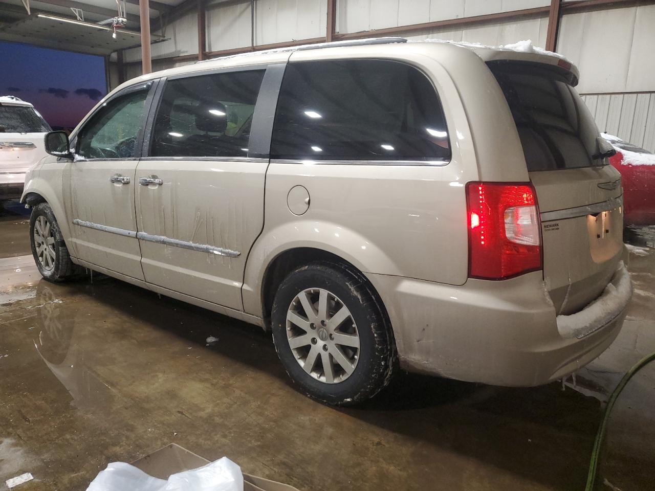 2015 Chrysler Town & Country - Image 2