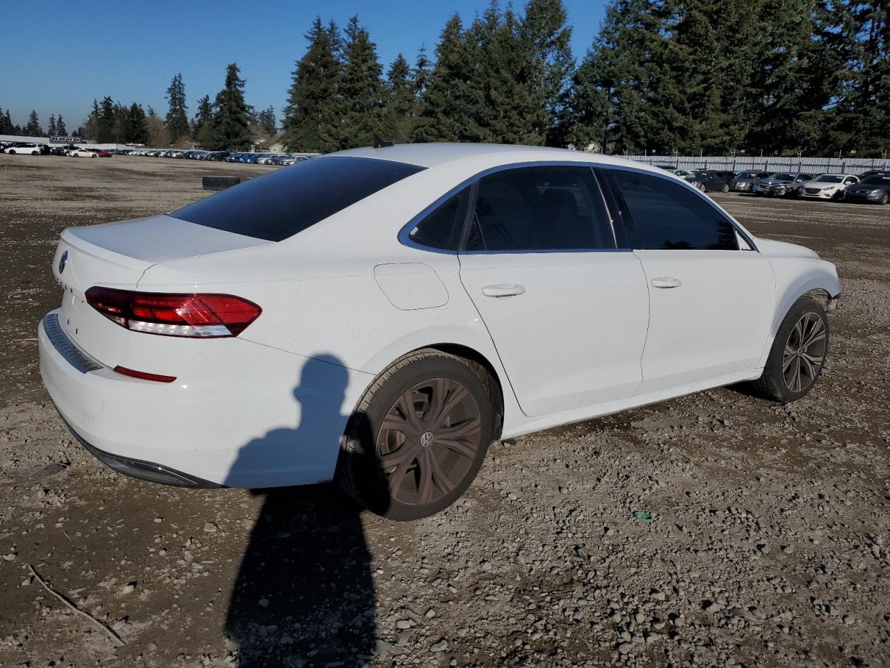 2021 Volkswagen Passat - Image 3