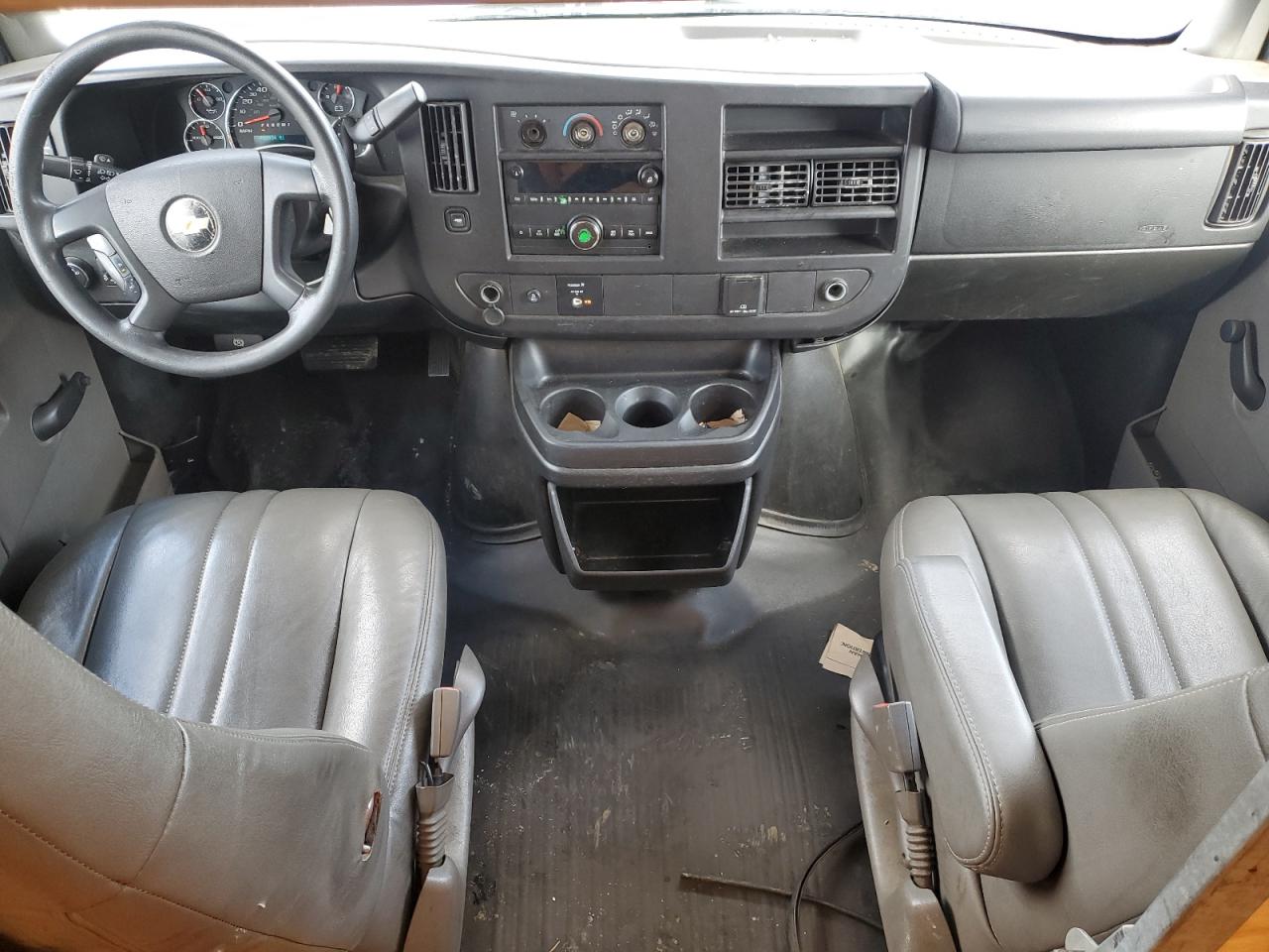 2018 Chevrolet Express - Image 8