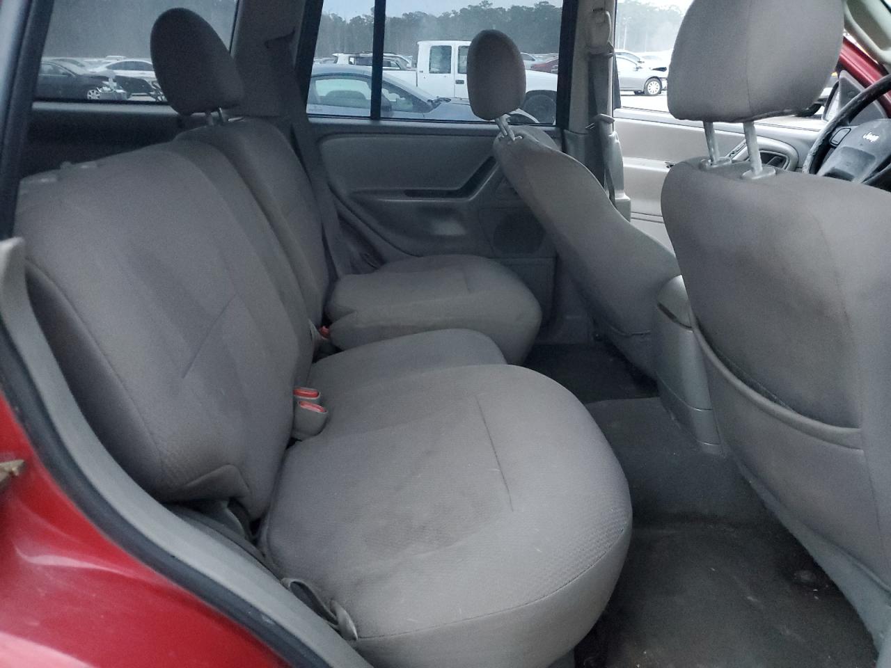 2004 Jeep Grand Cherokee - Image 11