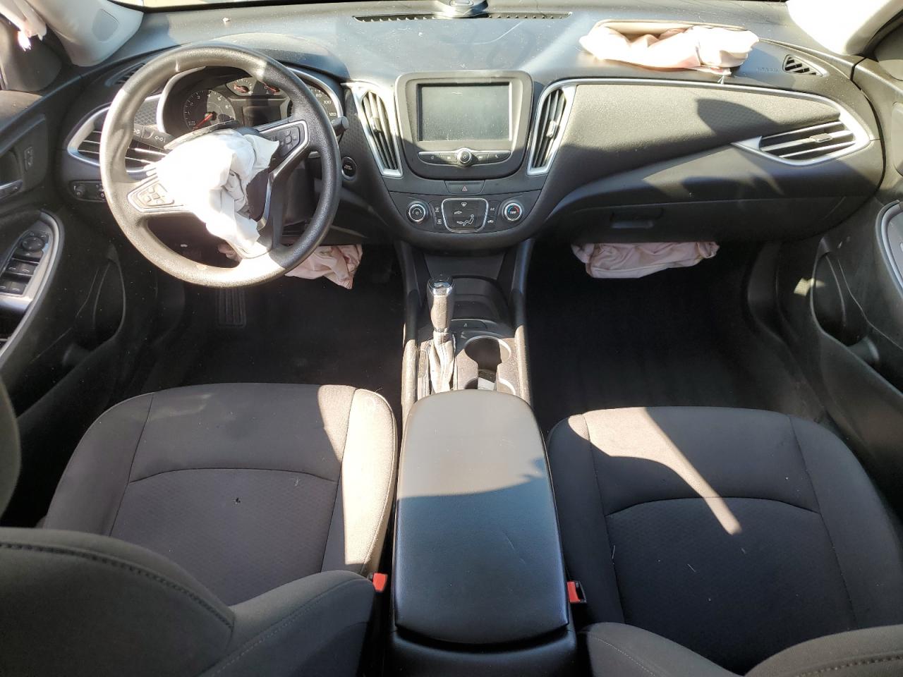 2018 Chevrolet Malibu - Image 8