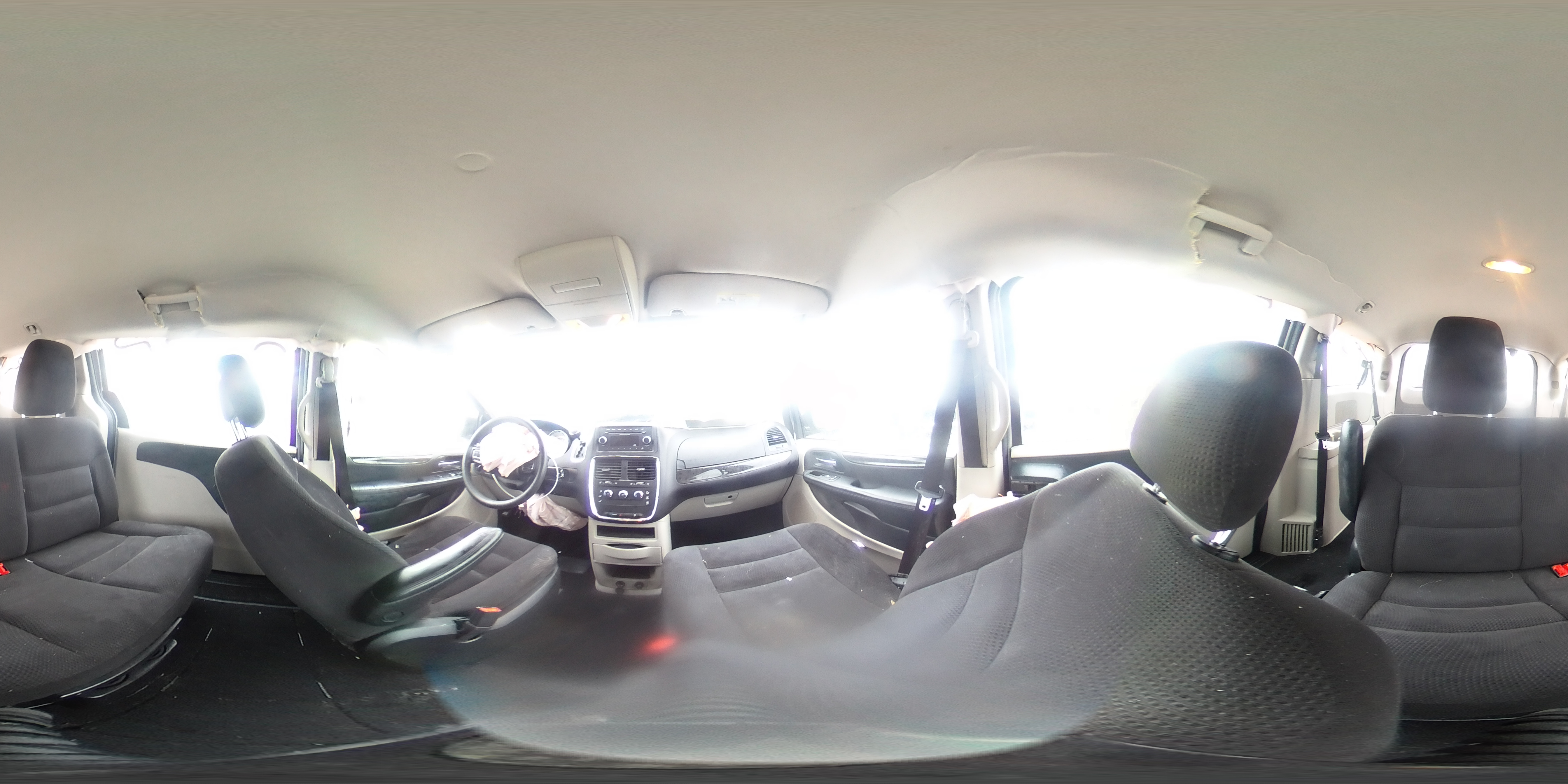 2014 Dodge Caravan - Image 13