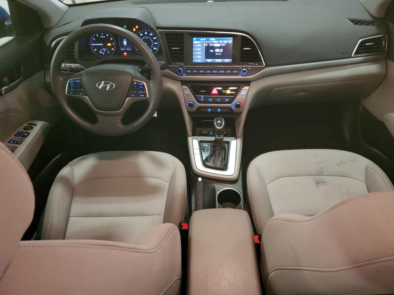 2018 Hyundai Elantra - Image 8
