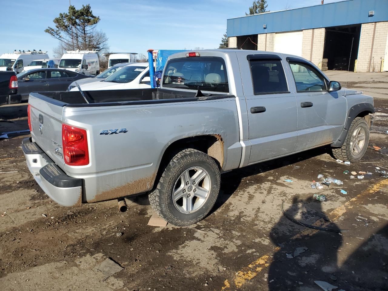 2011 Dodge Dakota - Image 3
