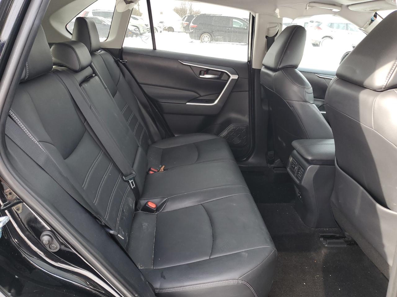 2T3A1RFV8KC030761 TOYOTA RAV4 2019
