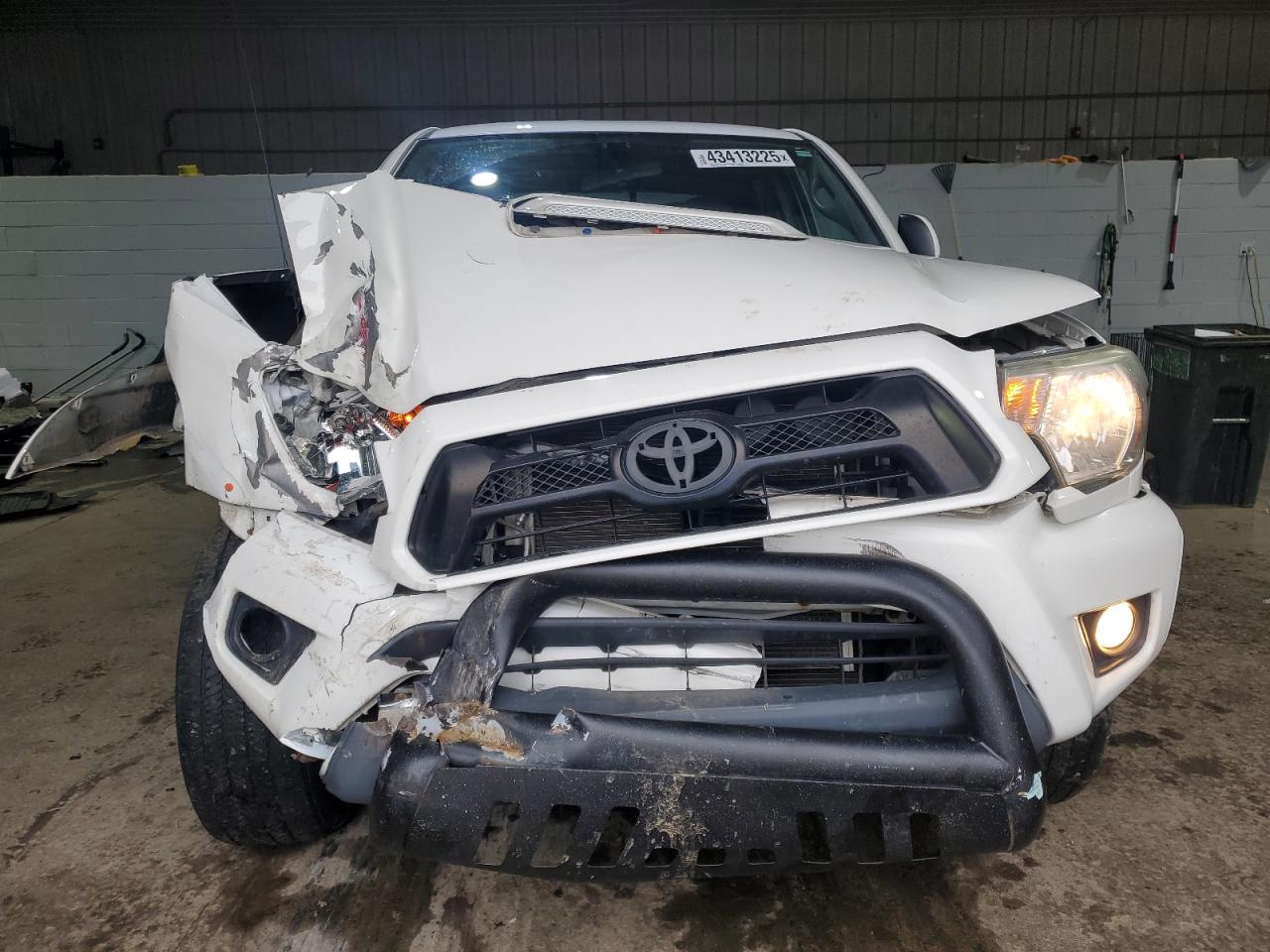2015 Toyota Tacoma - Image 5