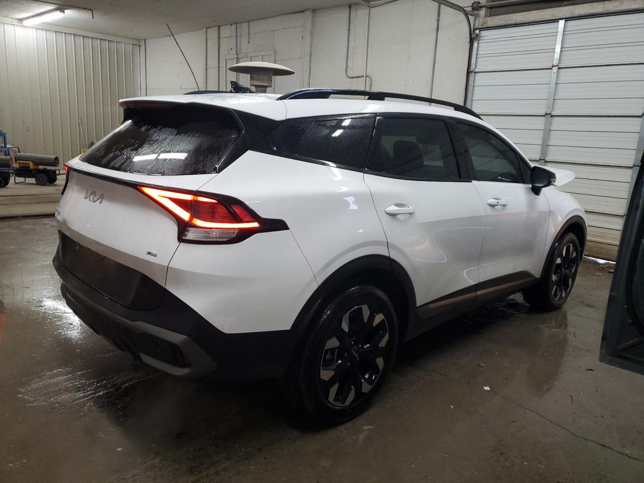 2023 Kia Sportage - Image 3