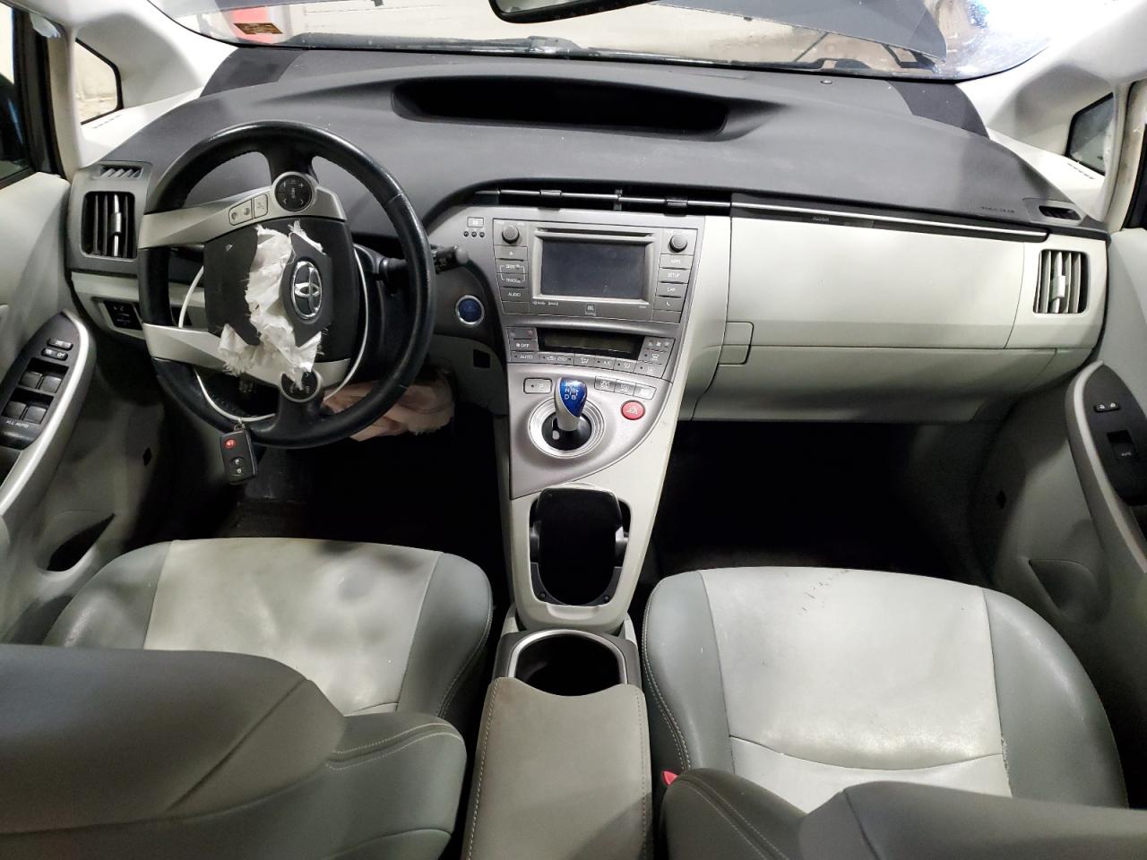 2012 Toyota Prius - Image 8