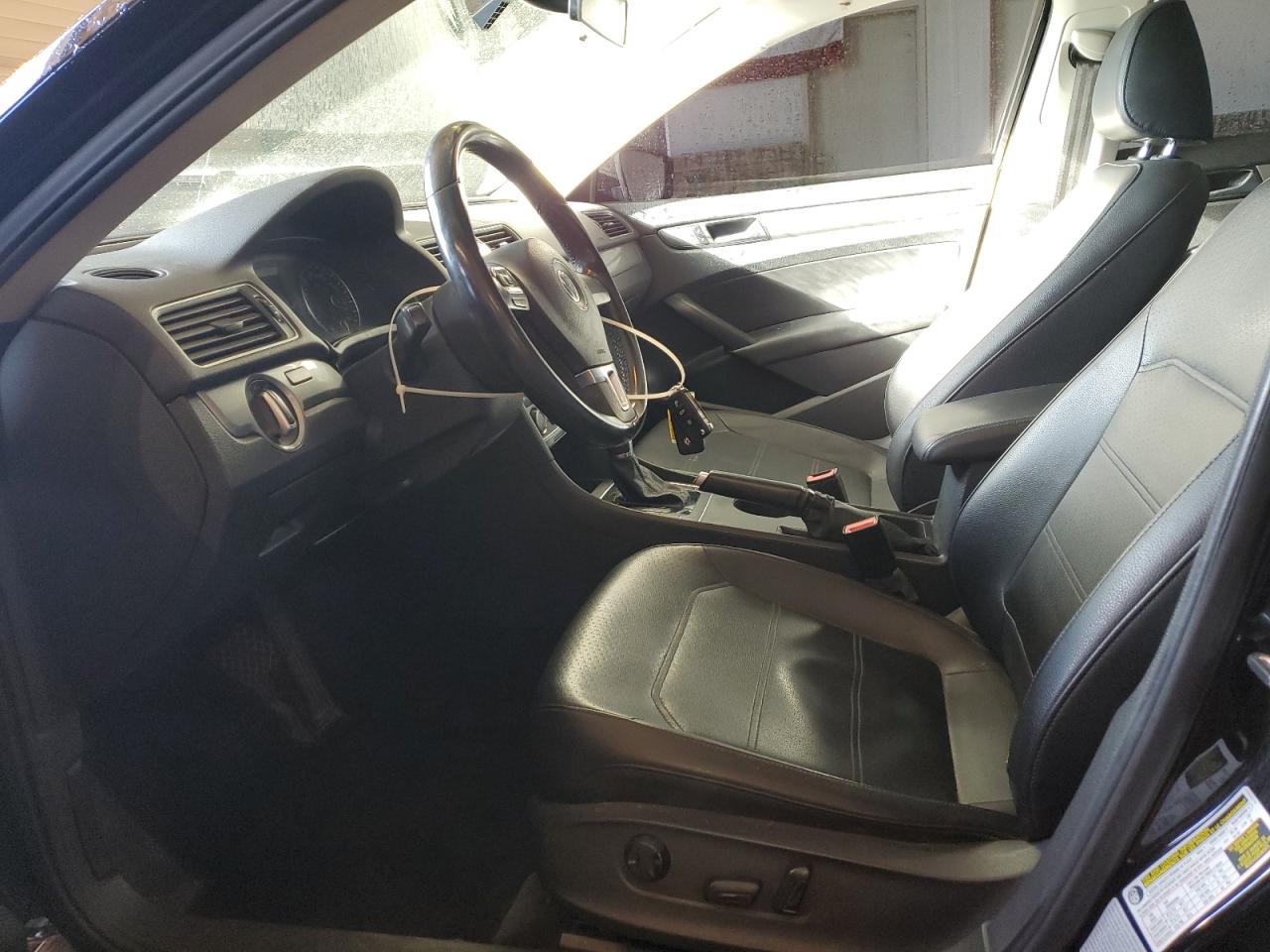 2015 Volkswagen Passat - Image 7