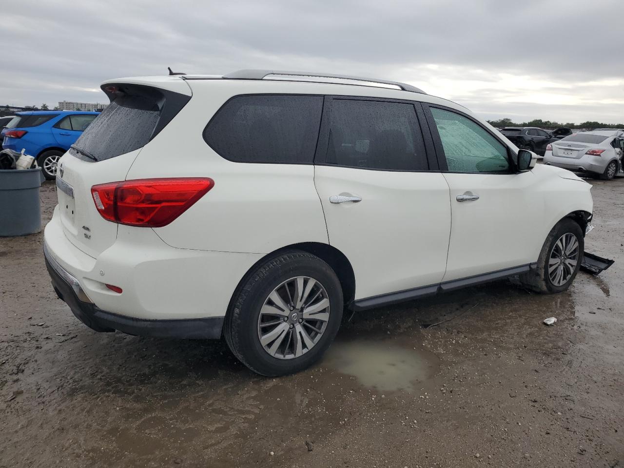 2018 Nissan Pathfinder - Image 3