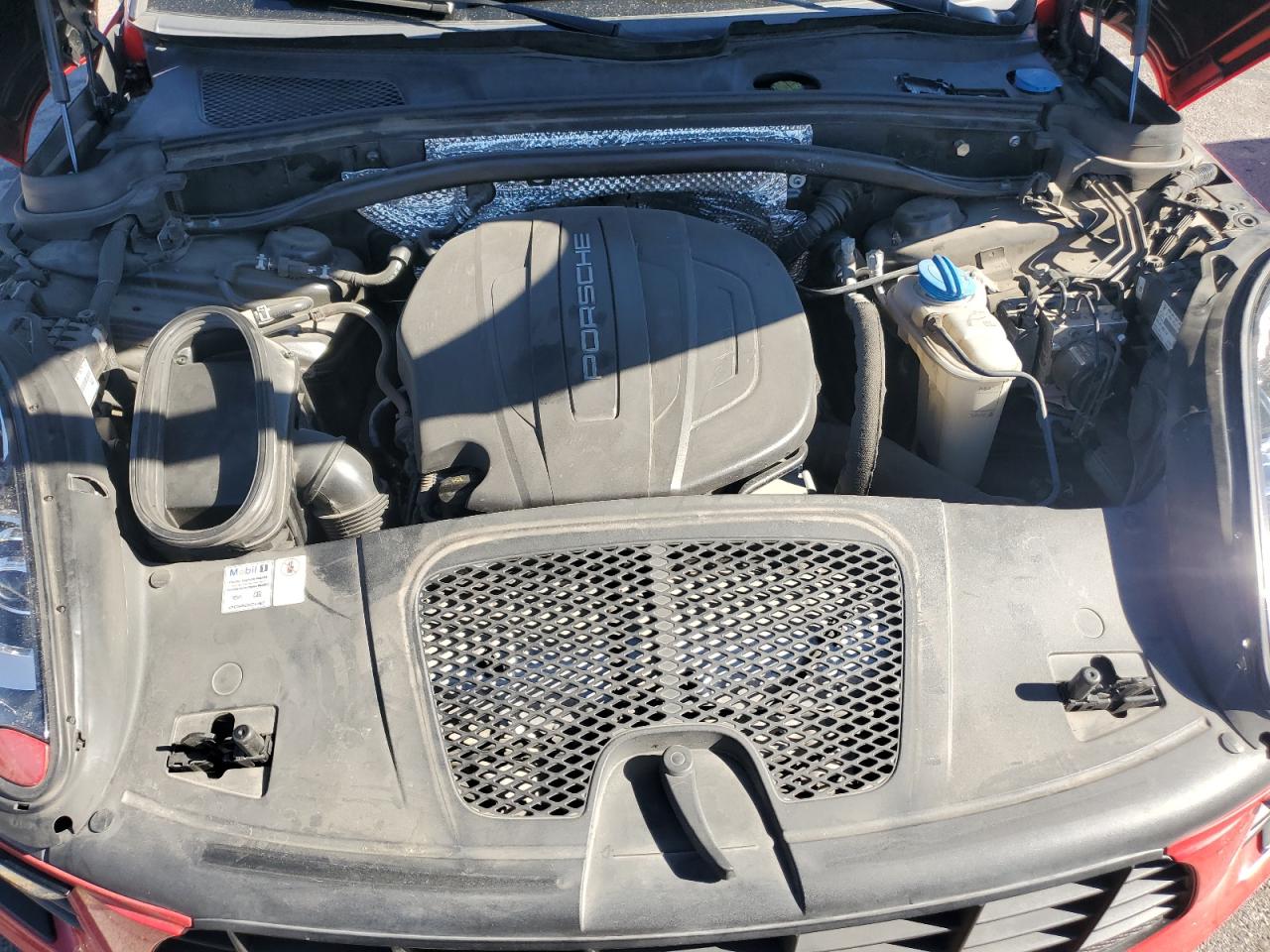 2018 Porsche Macan - Image 12