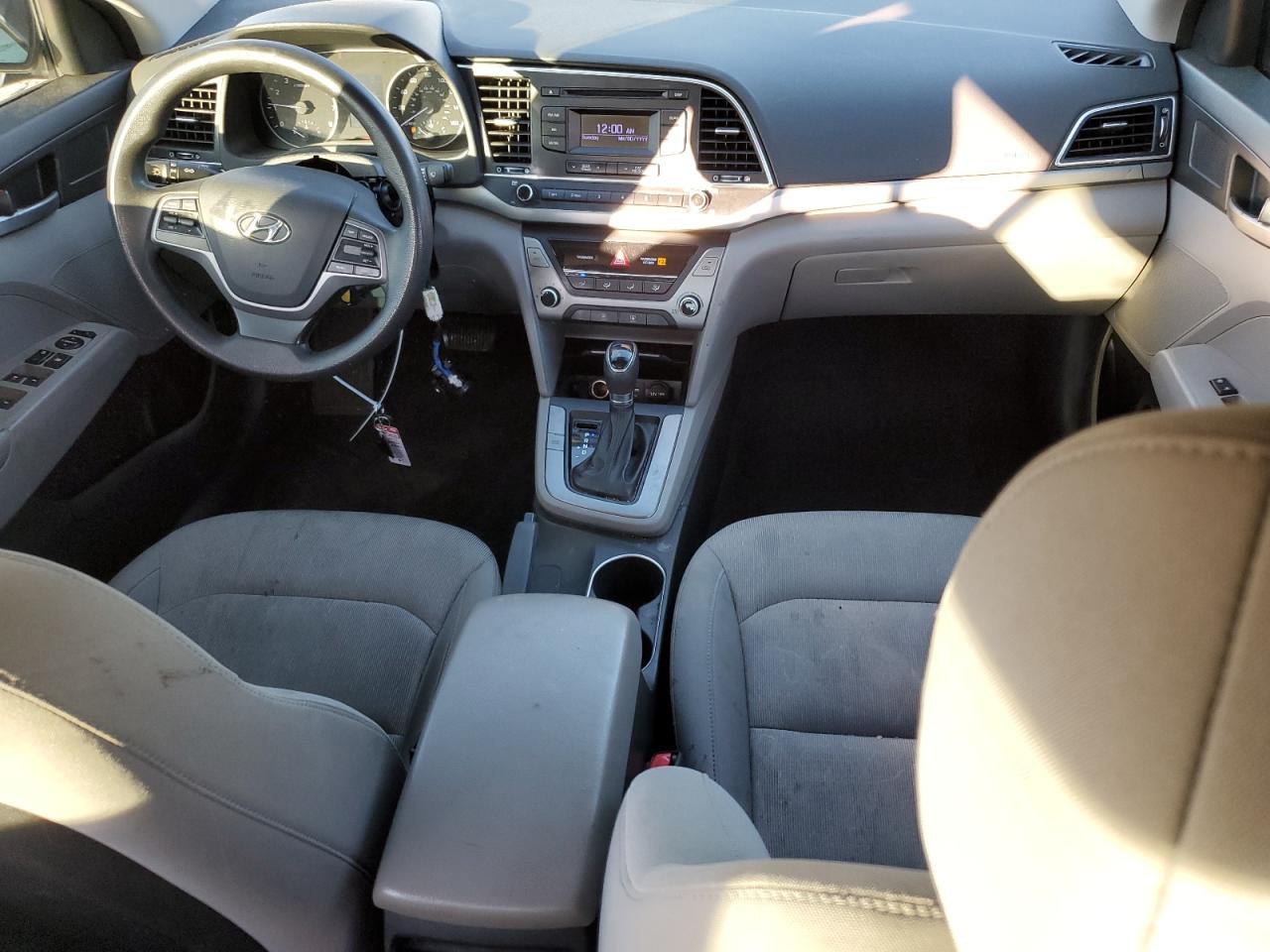 2017 Hyundai Elantra - Image 8