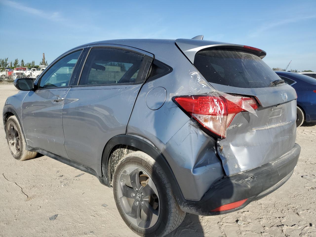 3CZRU5H59JM709494 2018 HONDA HR-V - Image 2