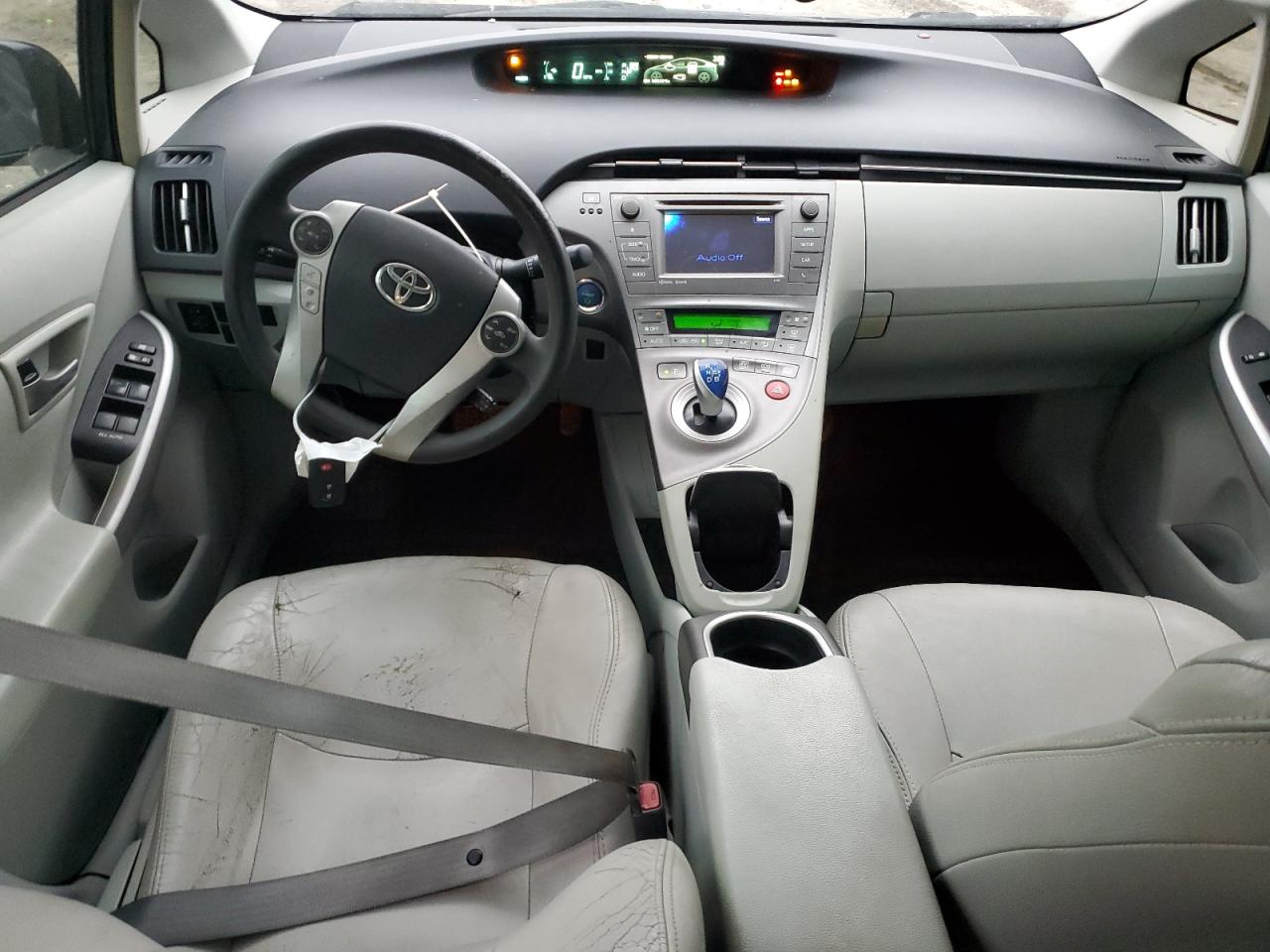 2014 Toyota Prius - Image 8