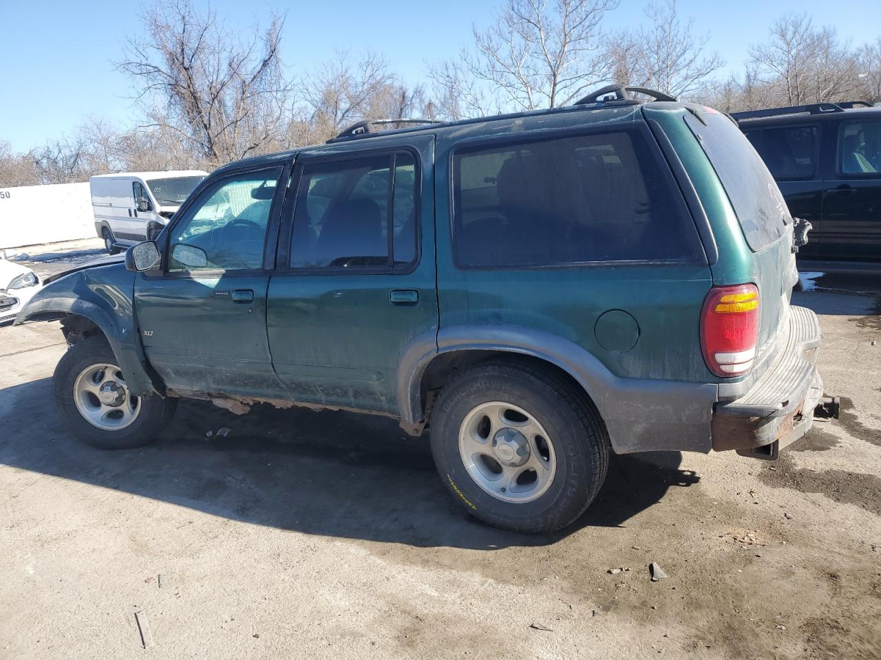 2000 Ford Explorer - Image 2