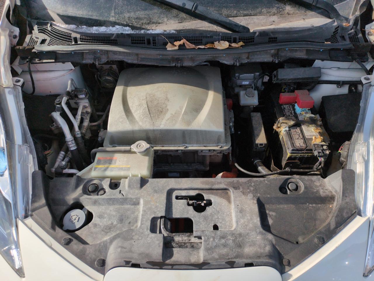 2017 Nissan Leaf - Image 12